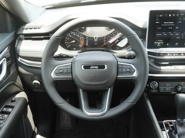 New 2026 Fathom Blue Pearl-Coat Exterior Paint Jeep Latitude image 17