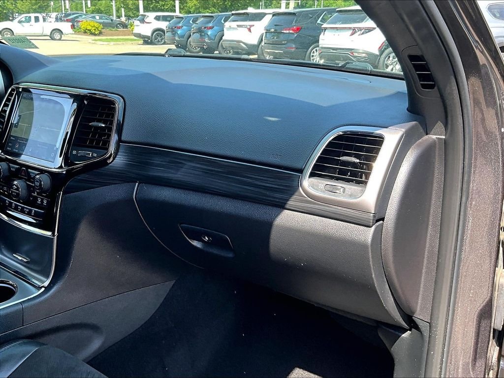 Used 2020 Gray Jeep Altitude image 13