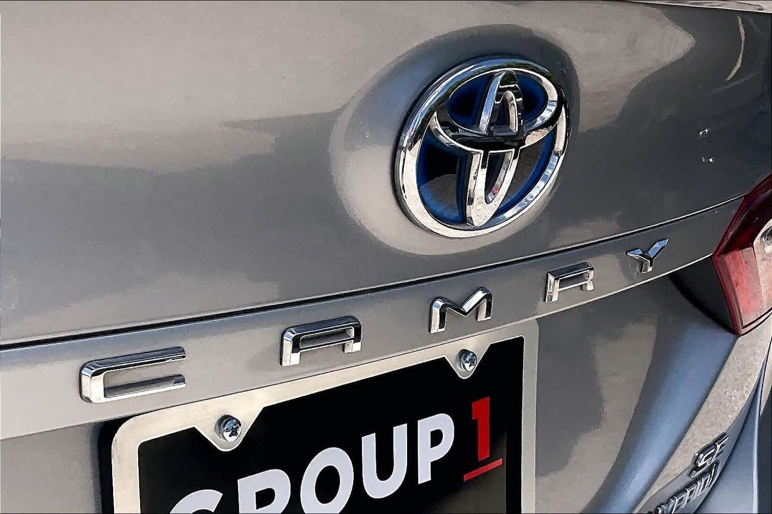 Used 2022 Celestial Silver Metallic Toyota Hybrid SE image 30
