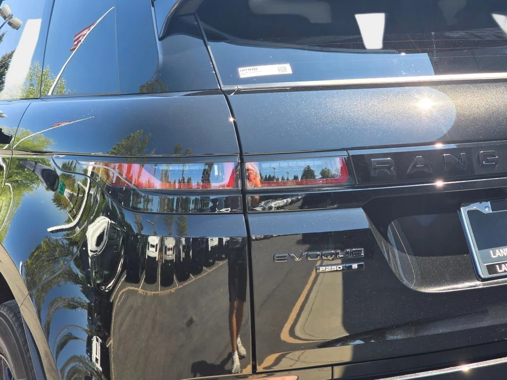 Used 2020 Black Land Rover S image 38