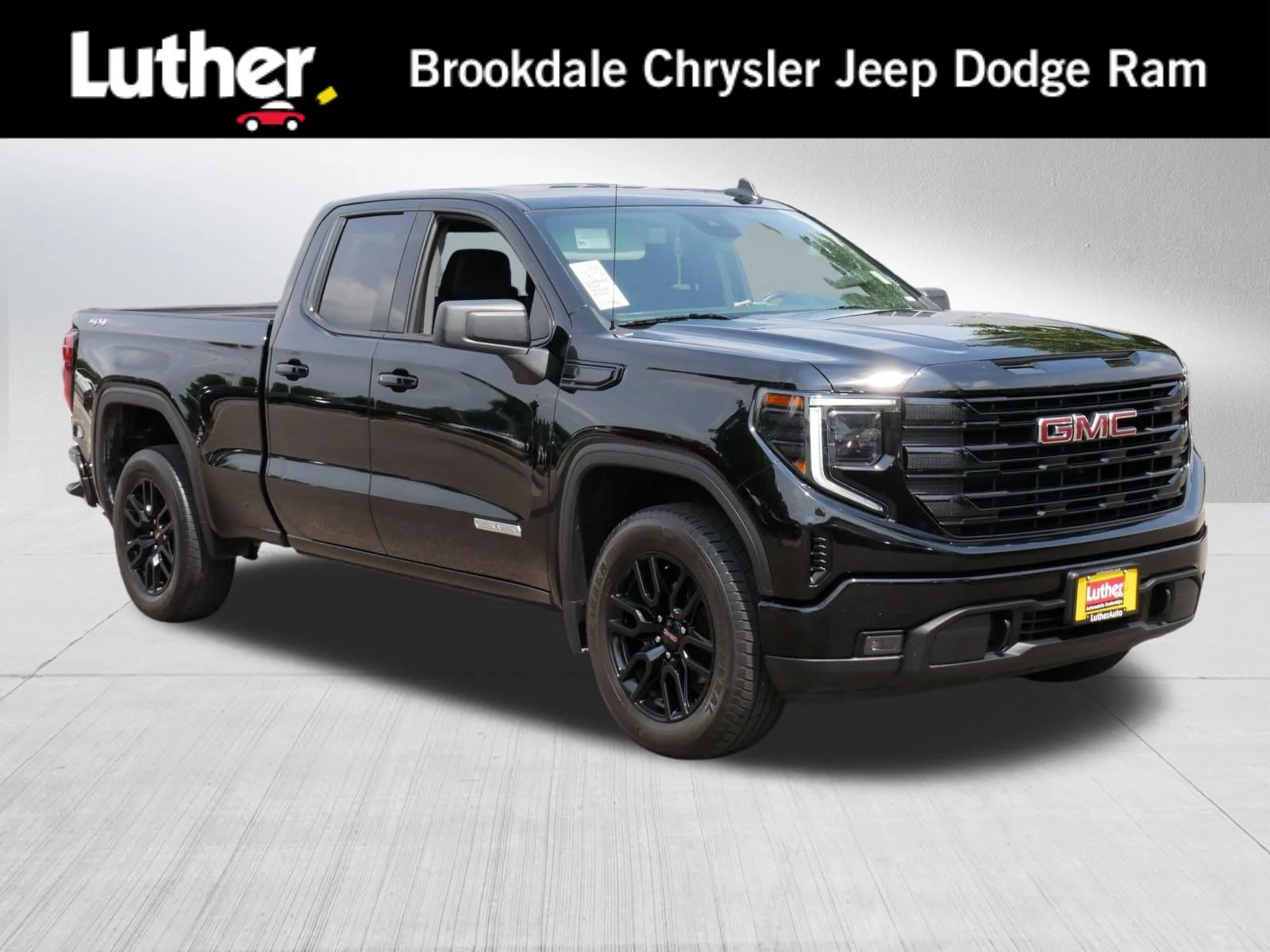 Used 2024 Onyx Black GMC Elevation image 1