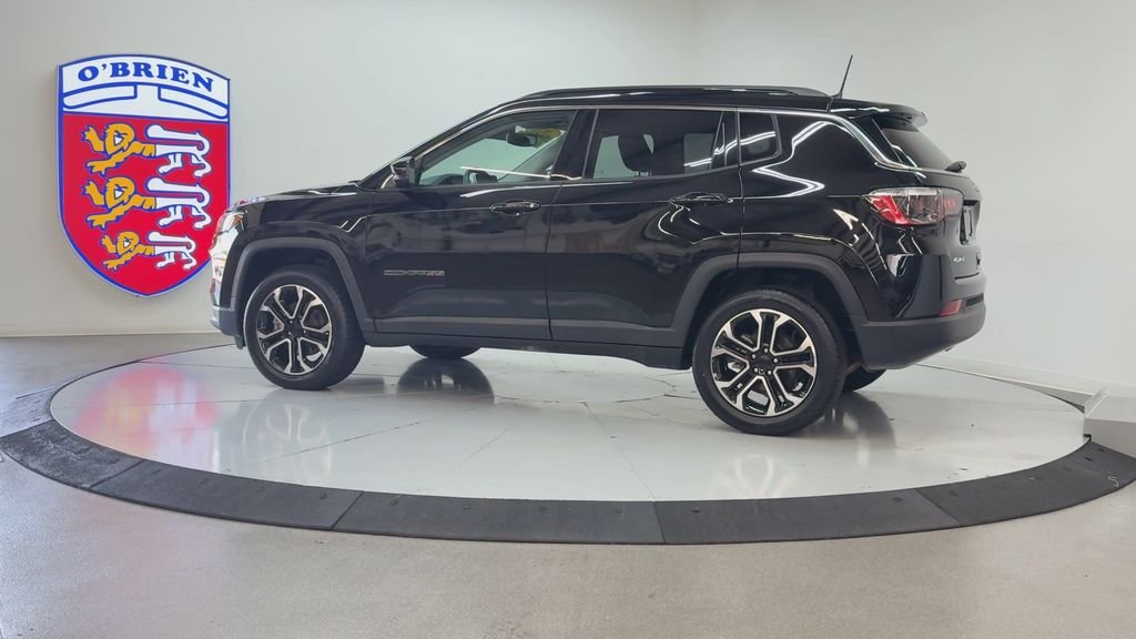 Used 2022 Diamond Black Jeep Limited image 7