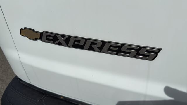 2025 Chevrolet Express Cargo Work Van - Photo 18
