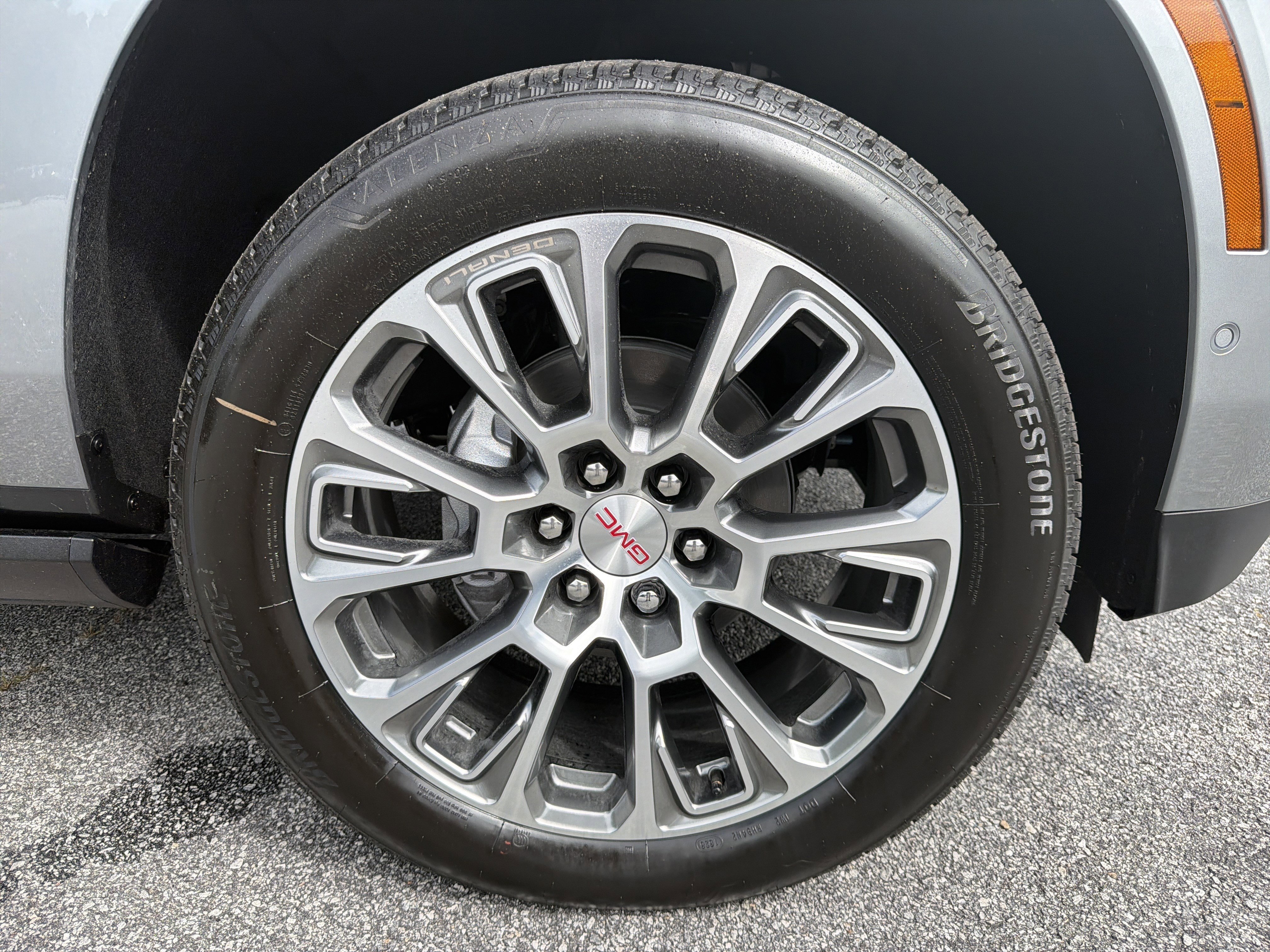 2026 GMC Yukon Denali - Photo 12