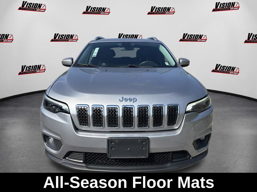 Used 2019 Silver Jeep Latitude Plus image 9