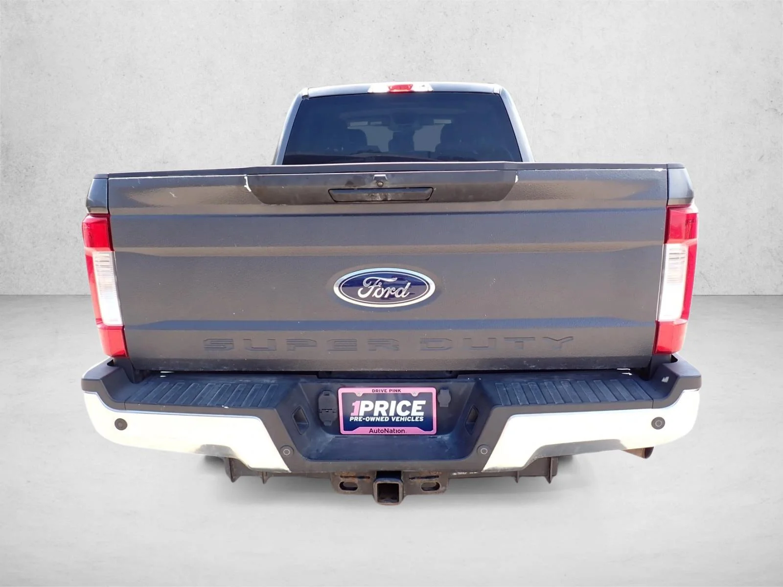 Used 2017 Magnetic Metallic Ford XLT image 3