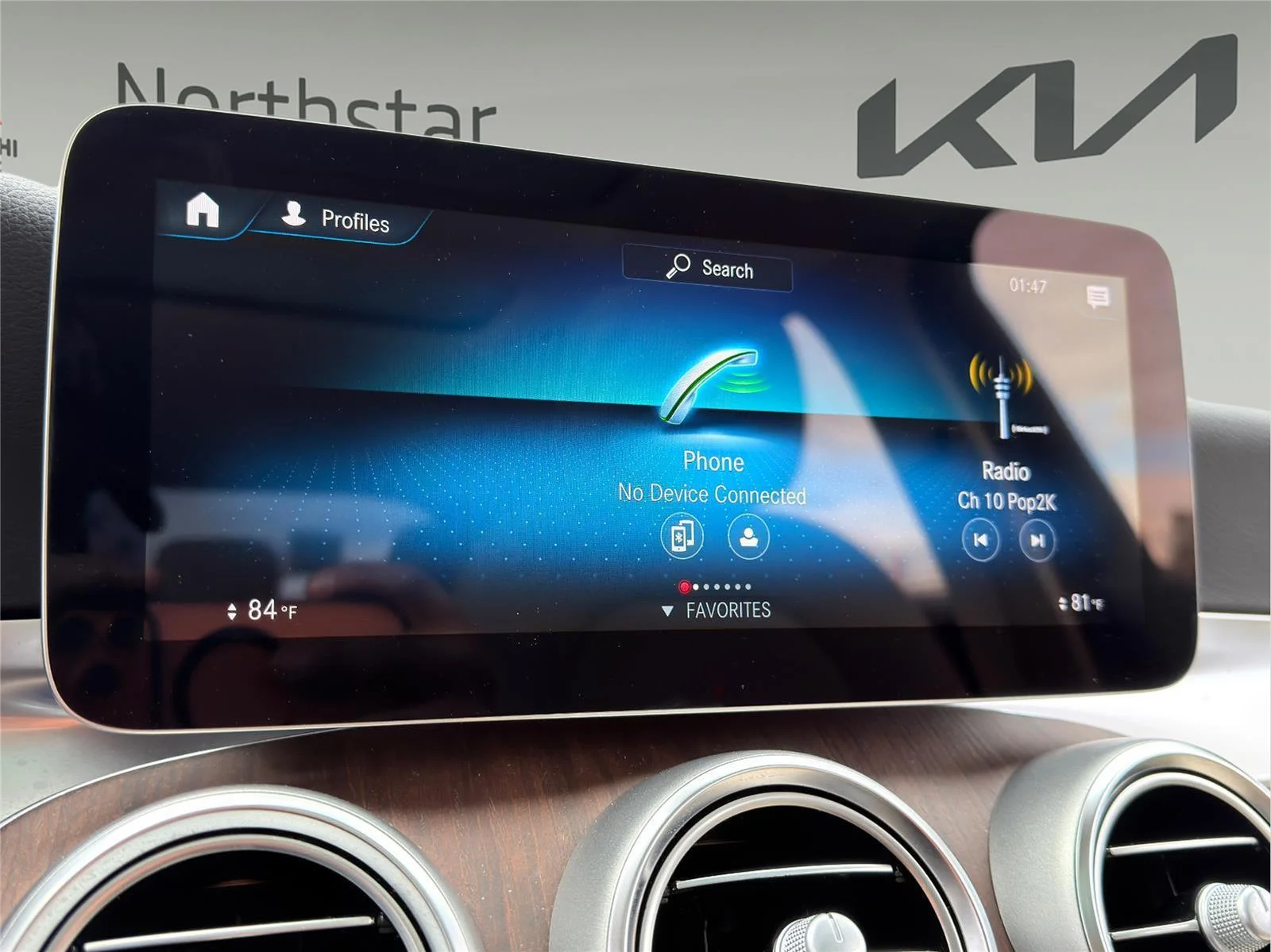 Used 2022 Selenite Grey Metallic Mercedes-Benz GLC 300 image 18