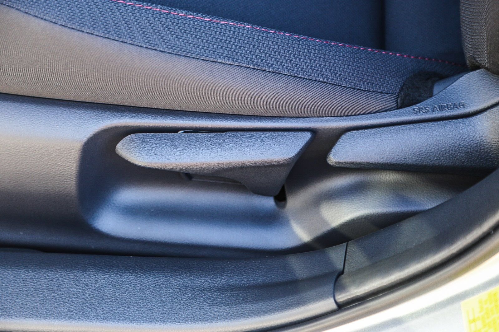 2026 Toyota Prius Plug-in Hybrid SE - Photo 21