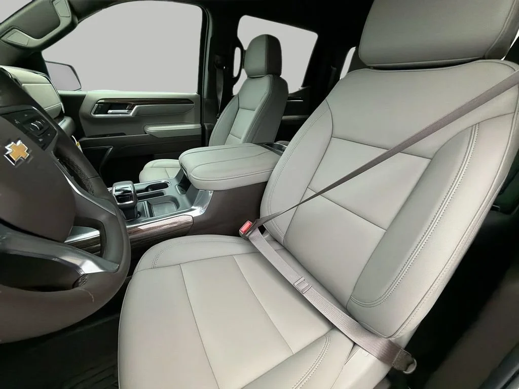 New 2026 Summit White Chevrolet LT image 16