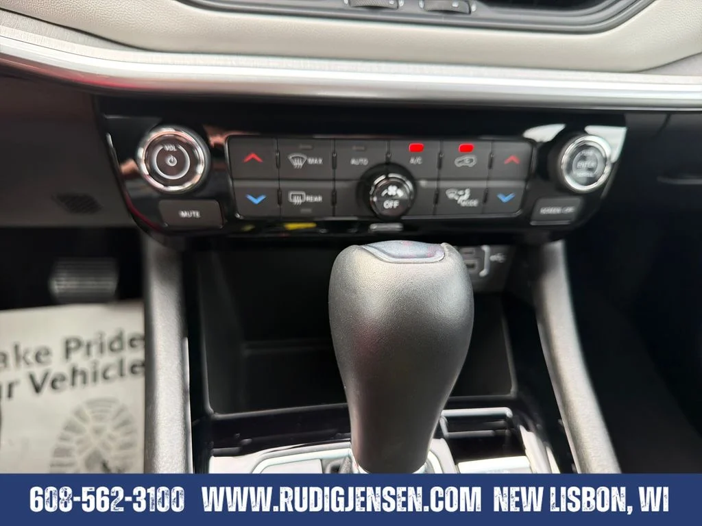 Used 2025 White Jeep Limited image 17