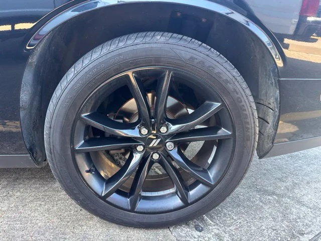 Used 2018 Black Dodge SXT image 6