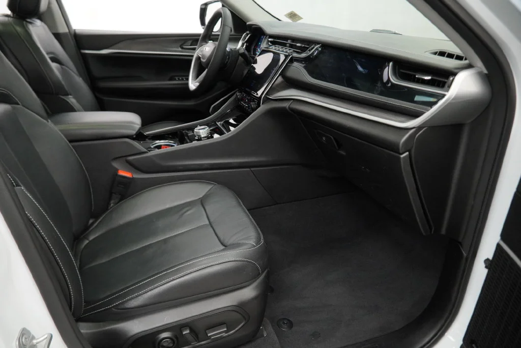Used 2023 White Jeep 4xe image 42