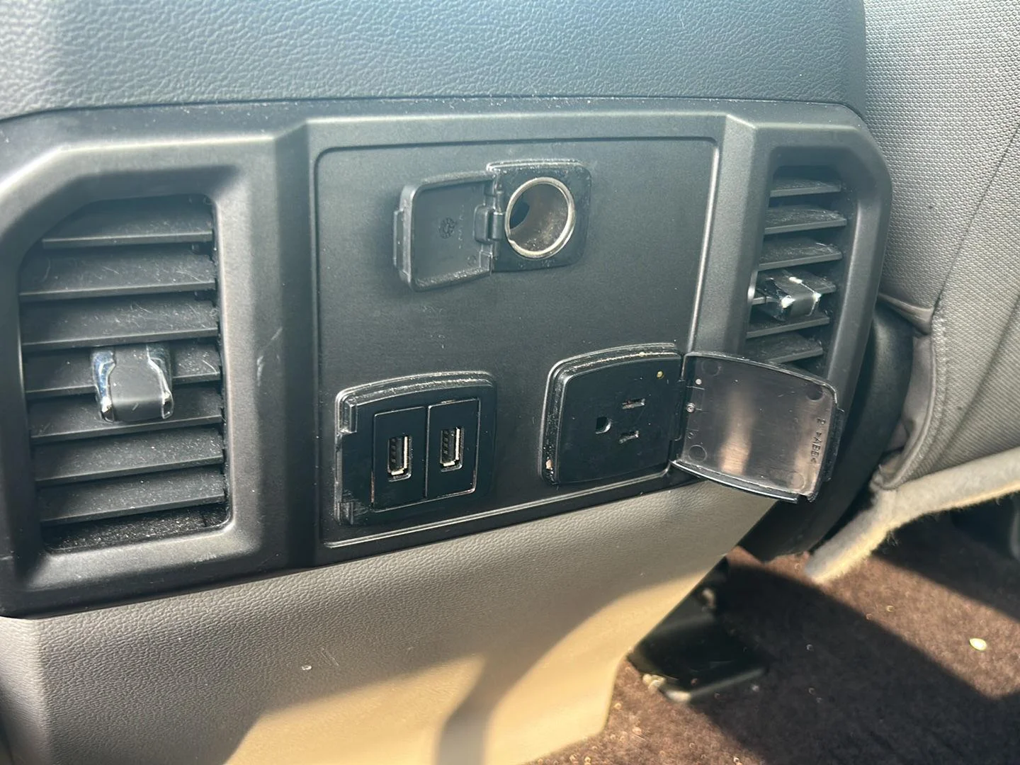 Used 2017 Blue Jeans Ford XLT image 12