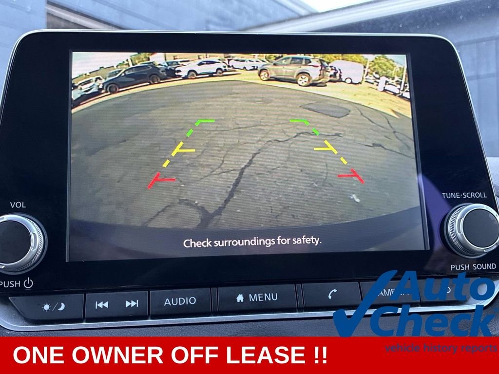 Used 2023 Black Nissan SR image 31