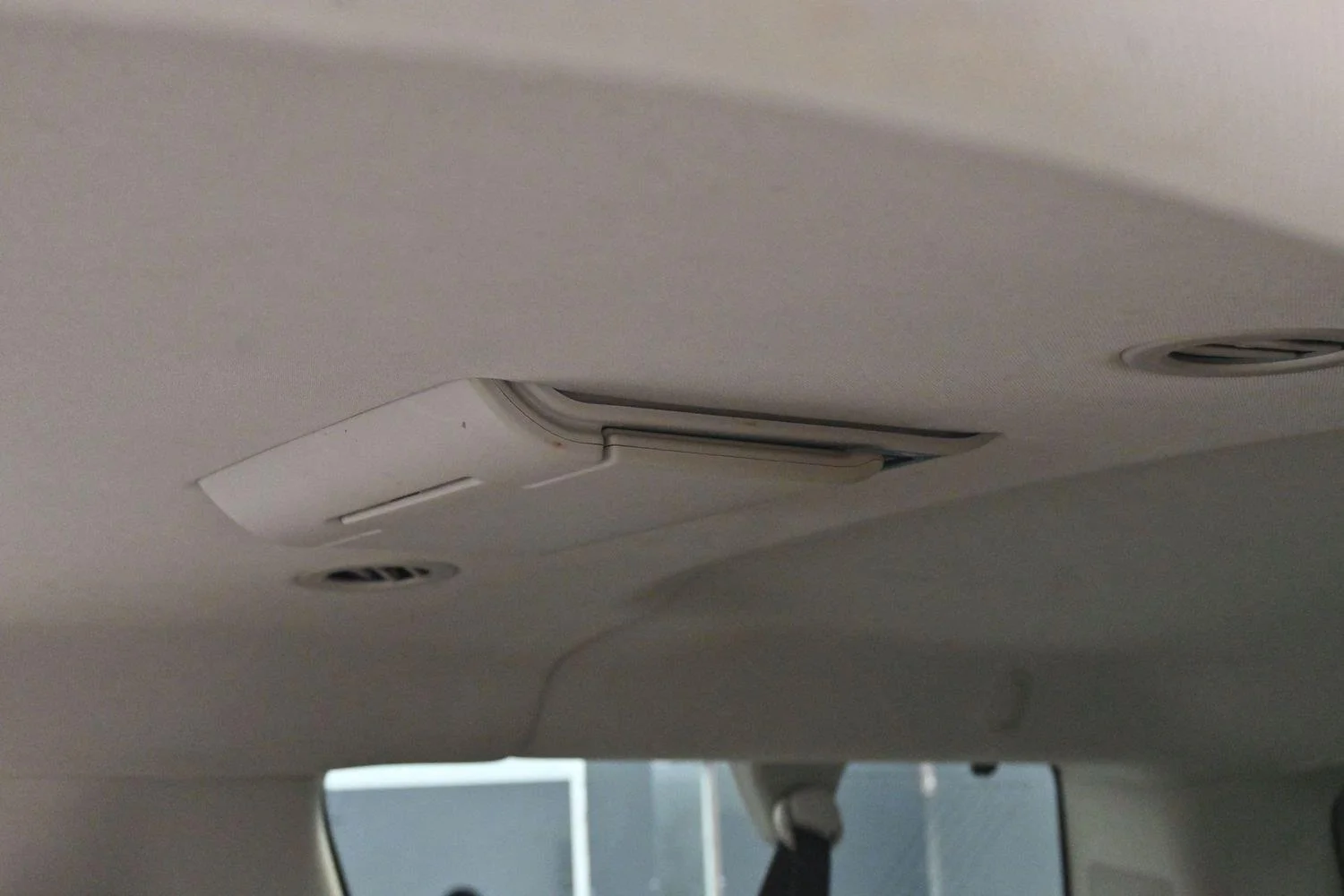 Used 2018 Summit White Chevrolet Premier image 37