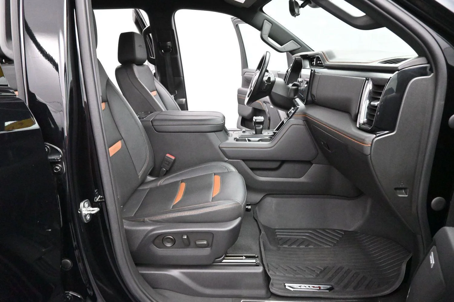 Used 2023 Onyx Black GMC AT4 image 32