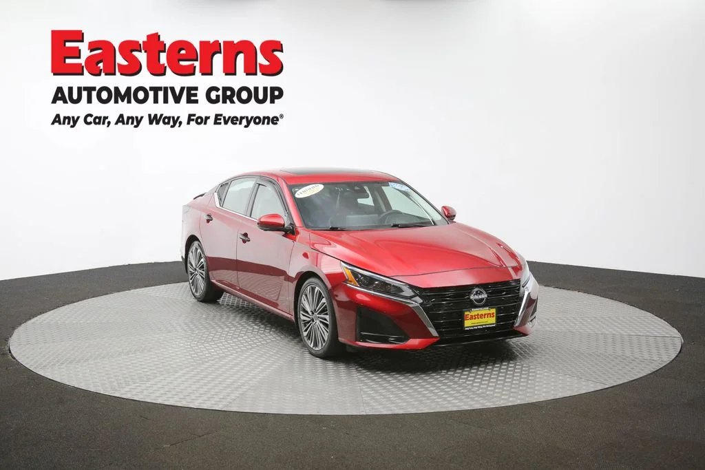 Used 2023 Red Nissan 2.5 SL image 50