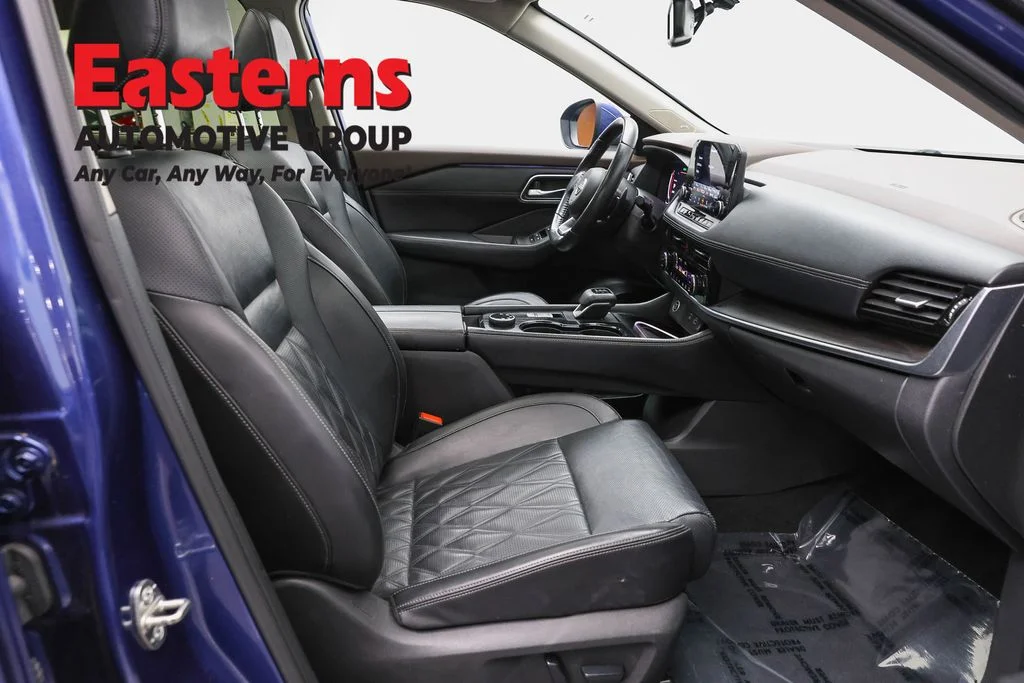 Used 2023 Blue Nissan Platinum image 26
