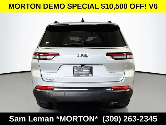 New 2025 Silver Jeep Laredo image 6