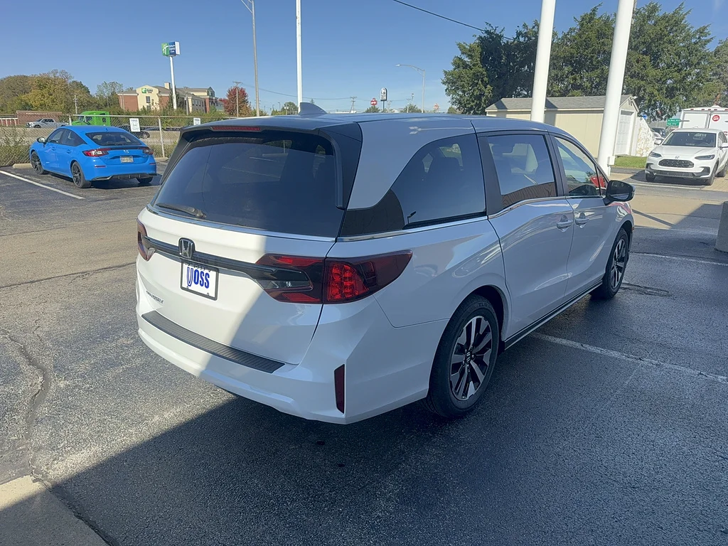 New 2027 Platinum White Pearl Honda EX-L image 5