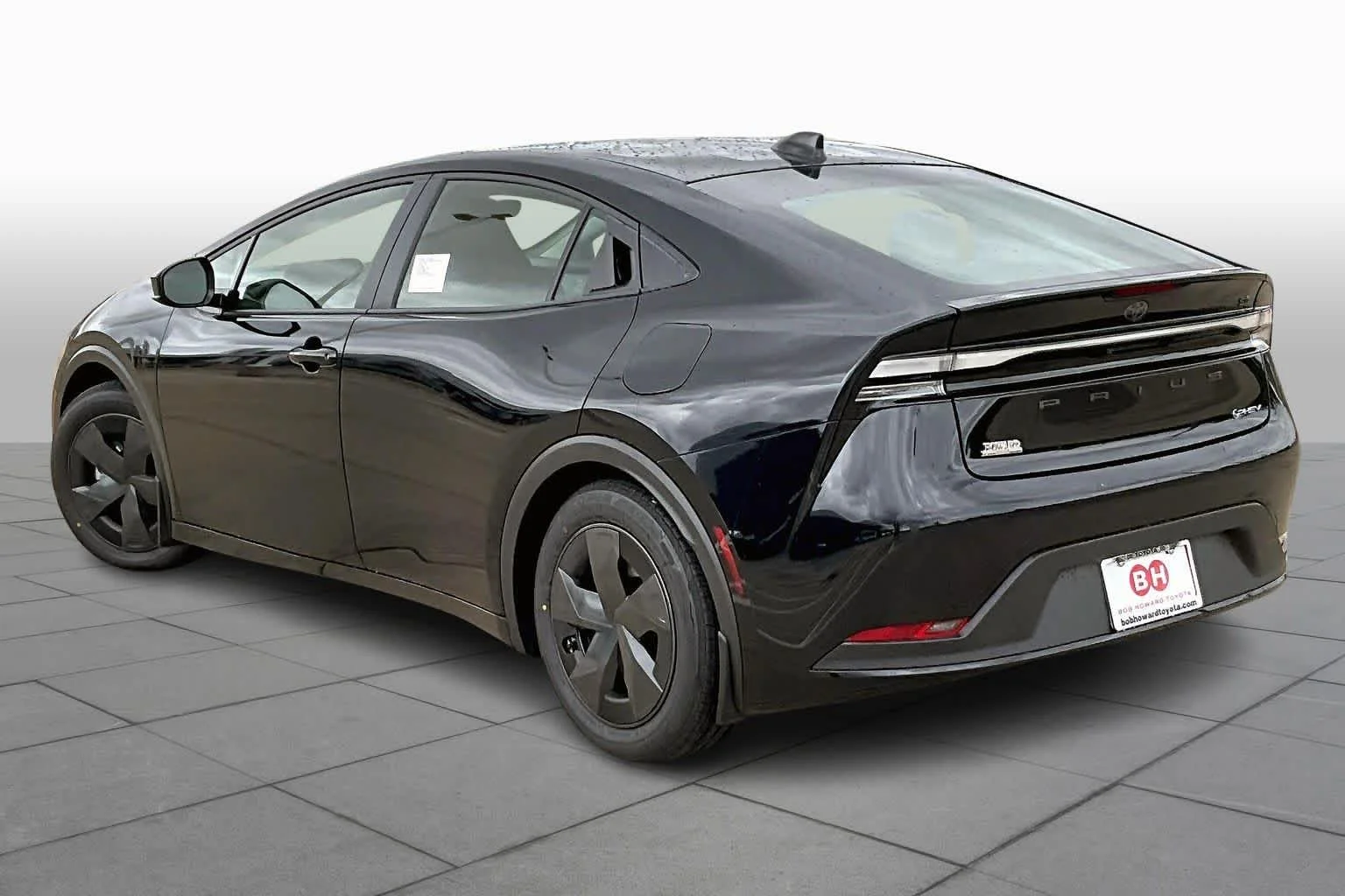 2026 Toyota Prius Plug-in Hybrid SE - Photo 12