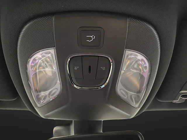 New 2026 Diamond Black Crystal Pearlcoat Jeep Latitude image 25