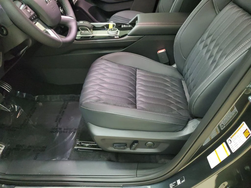 New 2026 Gray Mitsubishi SEL image 21