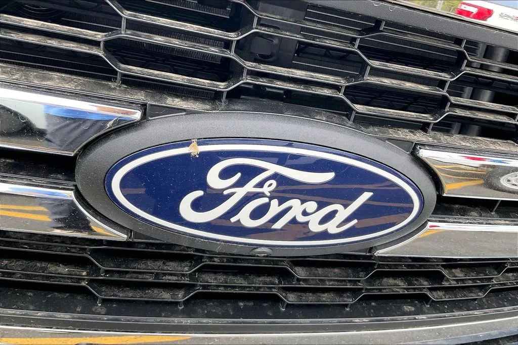 New 2026 Agate Black Metallic Ford Lariat® image 32