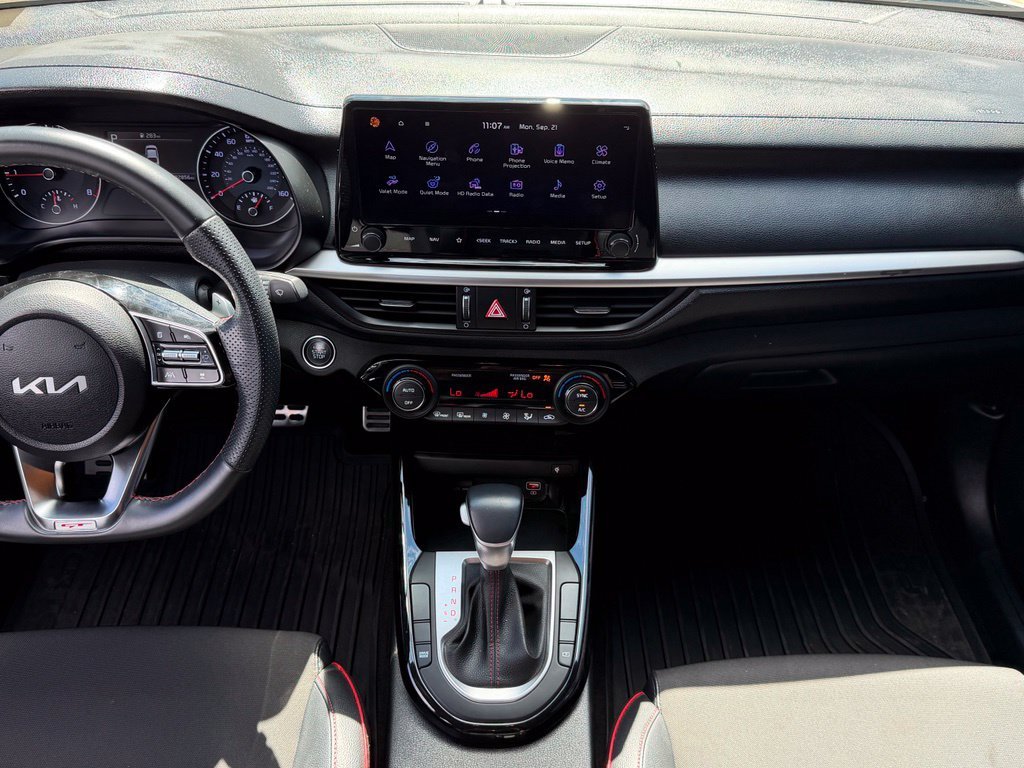 Used 2023 White Kia GT image 9