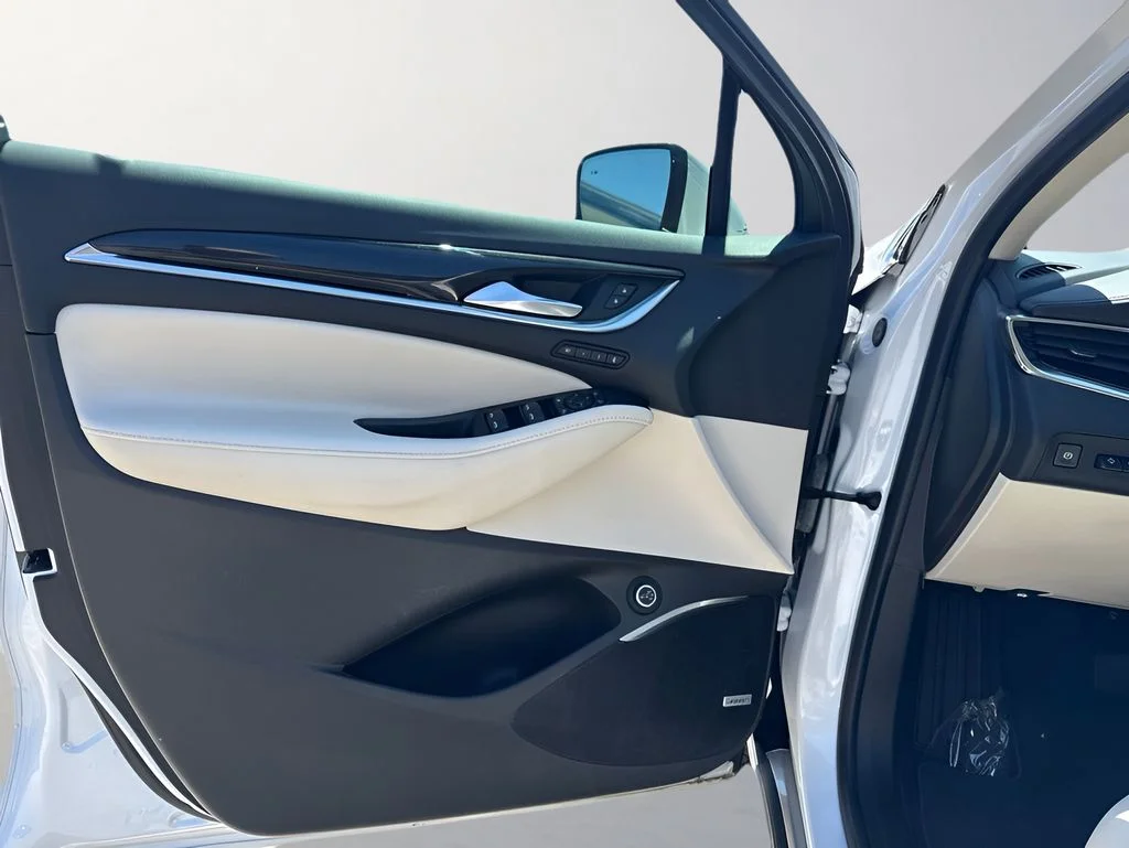 Used 2023 White Buick Premium Group image 29