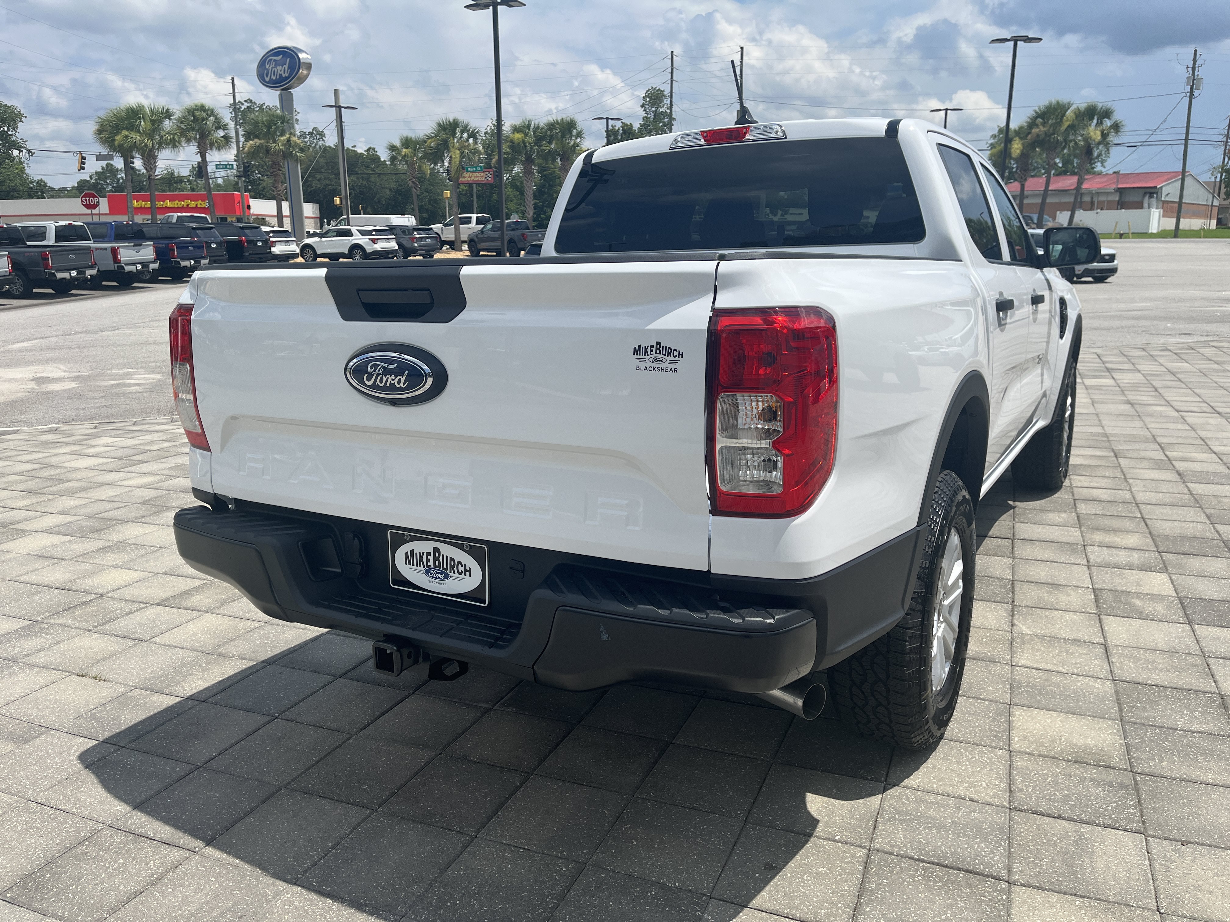 New 2026 Oxford White Ford XL image 6