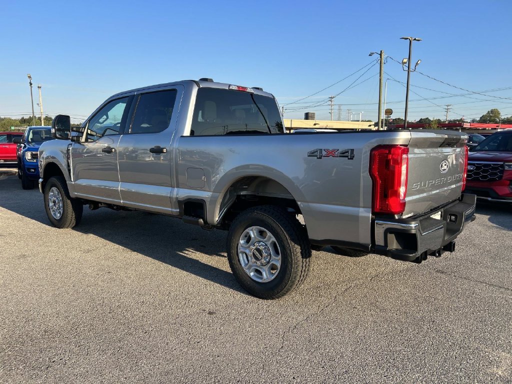New 2027 Iconic Silver Metallic Ford F-250® XLT image 5