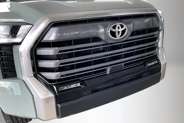 Used 2025  Toyota Limited image 27
