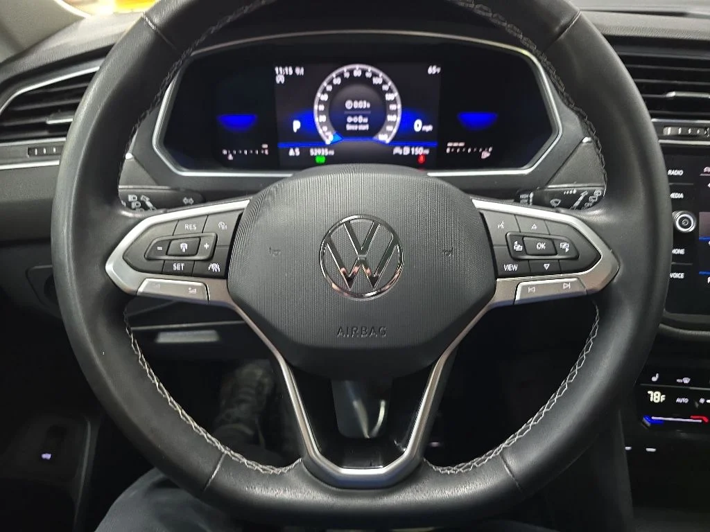 Used 2022 Black Volkswagen 2.0T SE image 19