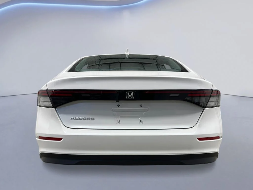New 2026 Platinum White Pearl Honda LX 1.5T image 4