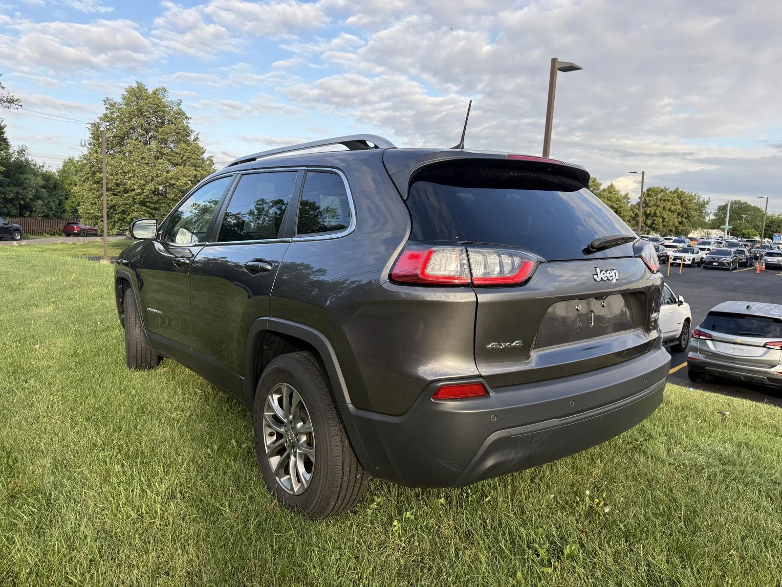 Used 2021 Gy Jeep Latitude Plus image 3