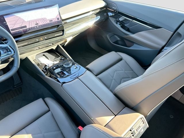 New 2026 White BMW 530i image 18