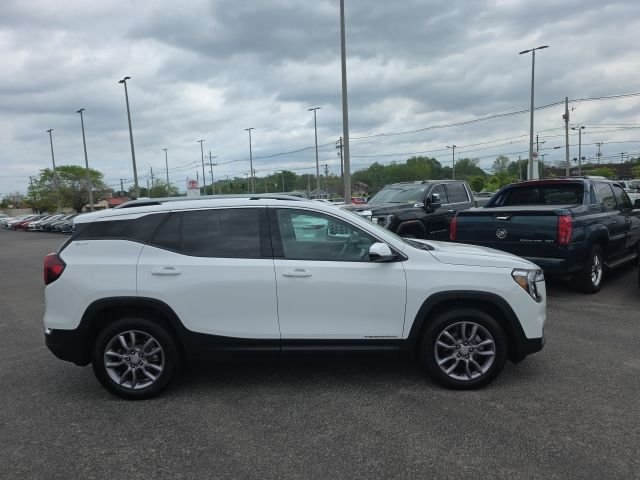 Used 2023 White GMC SLT image 3