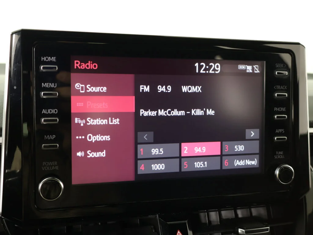 Used 2019 White Toyota SE image 38