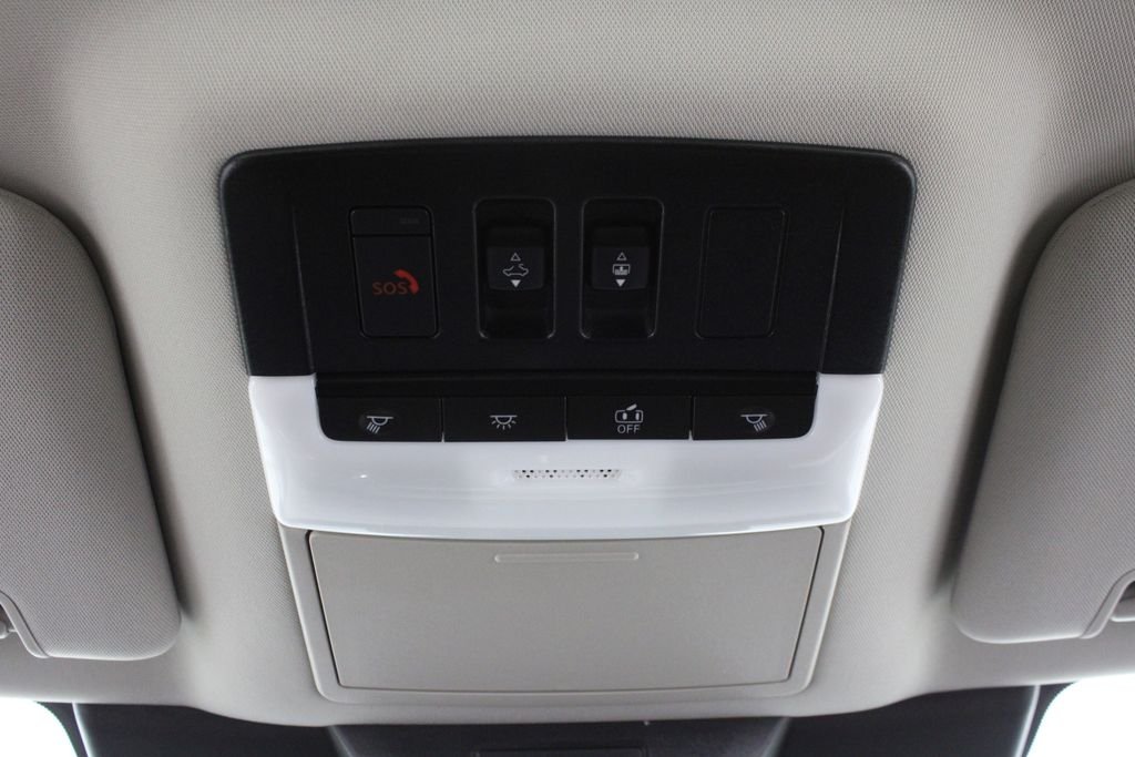 Used 2026 Green Nissan SL image 24