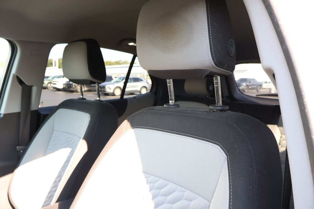 Used 2019 SUMMIT WHITE Chevrolet LS image 10