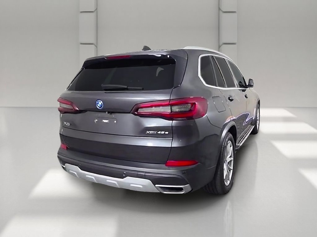Certified Used 2022 Dark Graphite Metallic BMW xDrive45e image 39