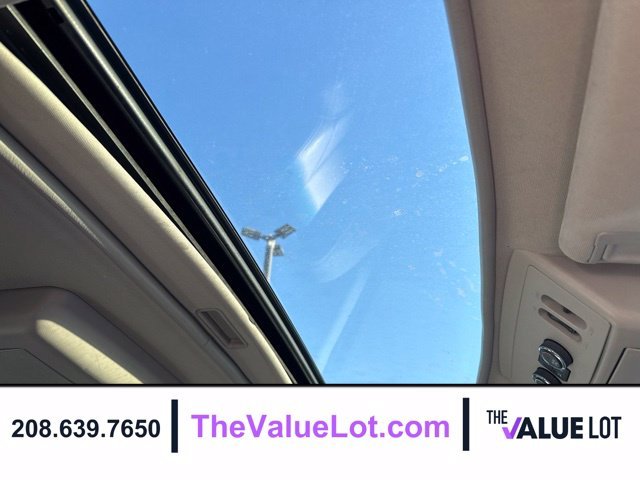 Used 2010 White Nissan Platinum image 14