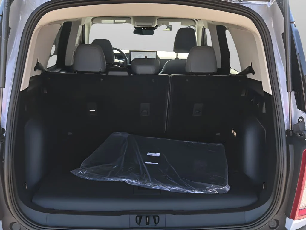 New 2026 Space White Metallic Ford Badlands® image 44
