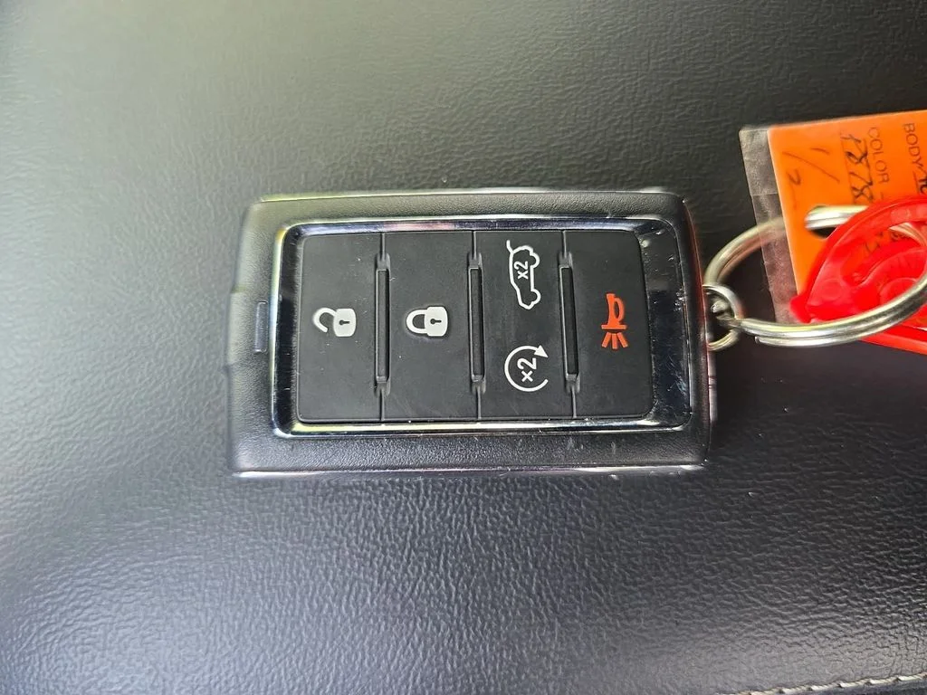 Used 2023 Red Jeep Altitude image 35