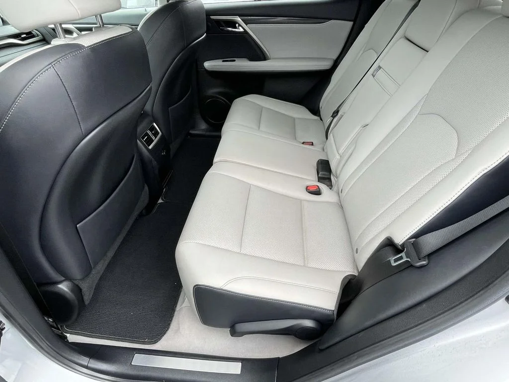 Used 2019 Silver Lining Metallic Lexus Base image 10