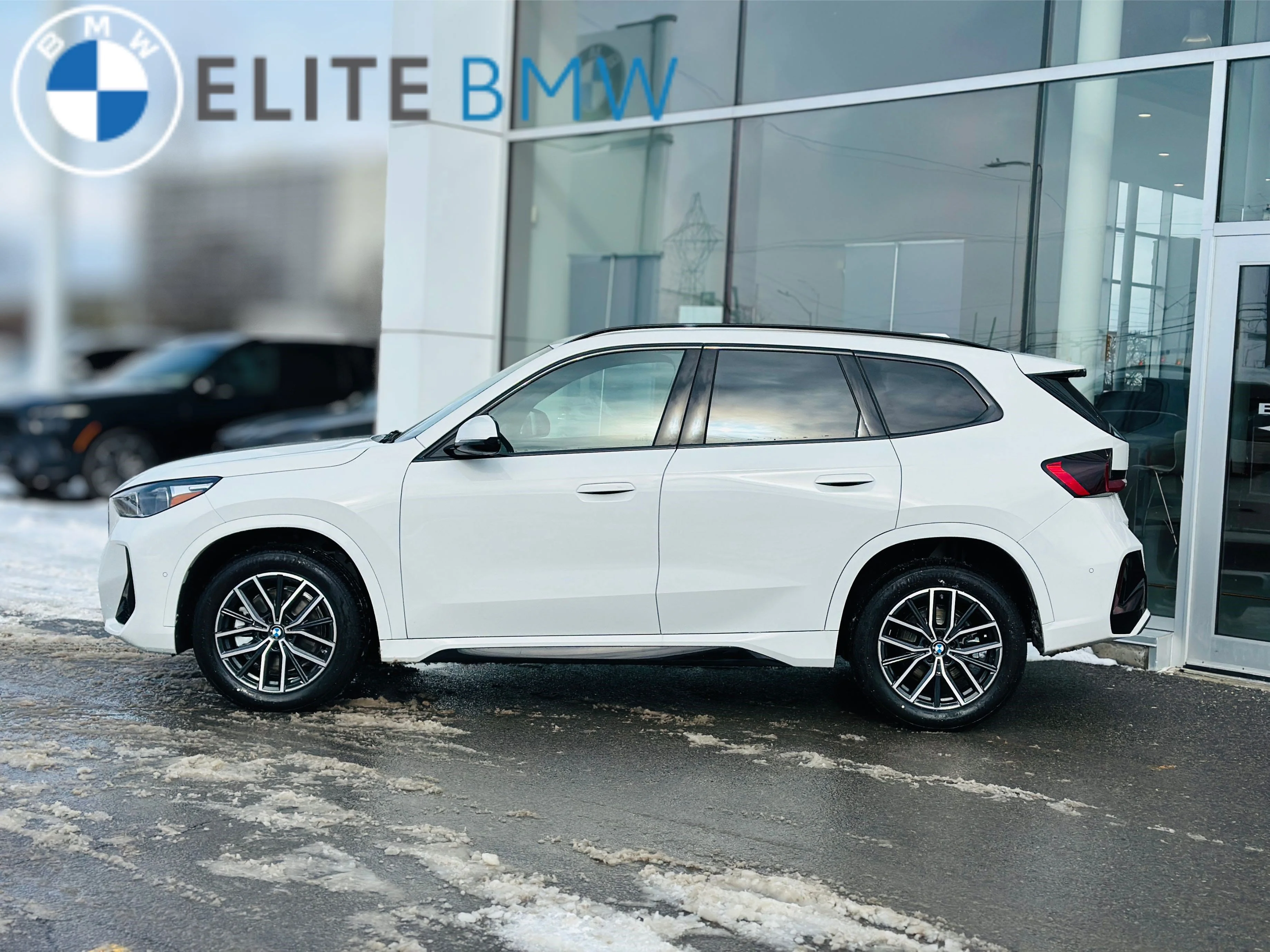 Used 2026 Alpine White Non-Metallic BMW xDrive28i image 39