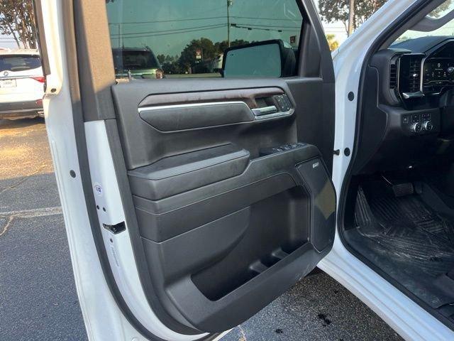 Used 2024 White GMC SLT image 5