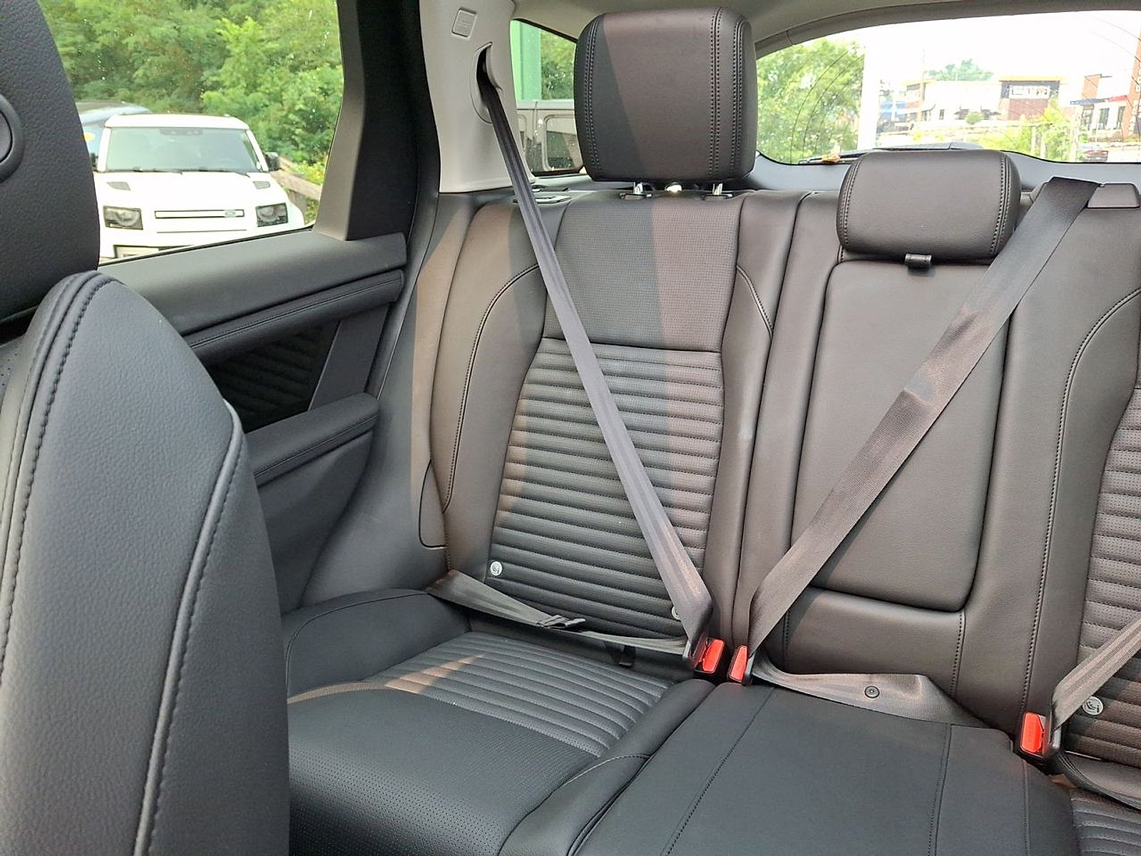 Used 2025 Fuji White - 1AA Land Rover S image 12
