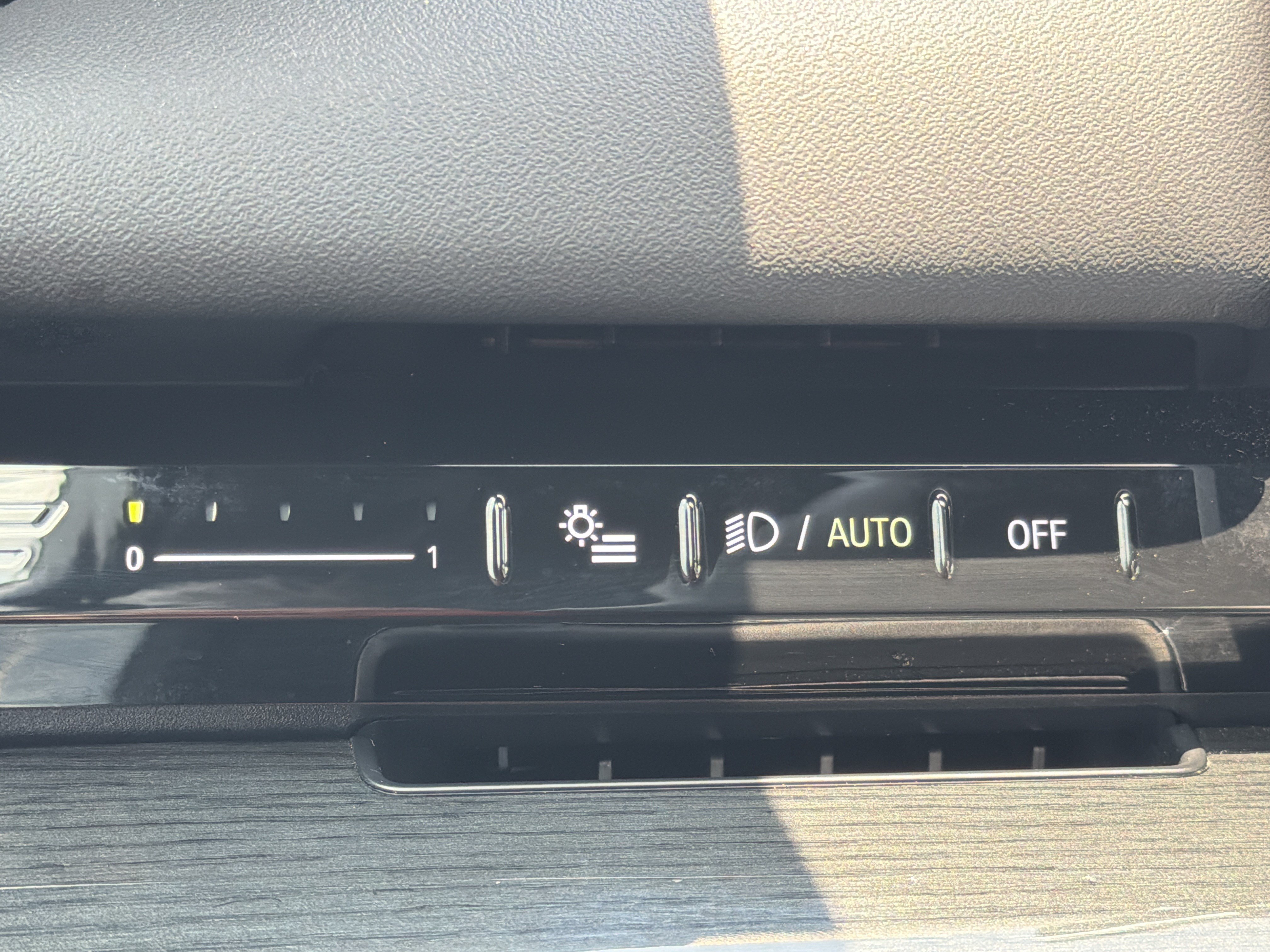 Used 2026 Cape York Green Metallic BMW 530i xDrive image 12